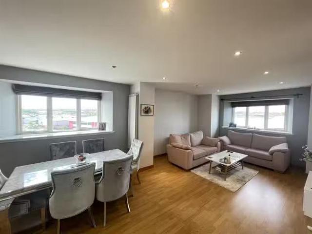 Unique 2 bedroom apartment for rent in Dock Road, Birkenhead.