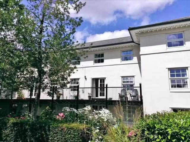 Nice 2 bedroom apartment for rent in Gravel Hill Road, Yate, B.