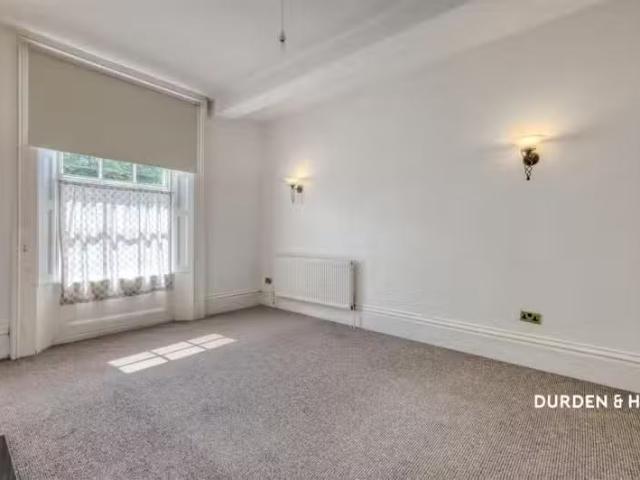 Rental! 2 bedroom apartment for rent in Lexden Road, Colcheste.