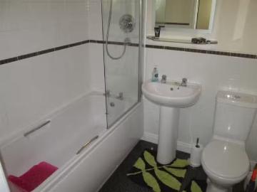 Just in! 2 bedroom apartment for rent in Low Road Close, birde.
