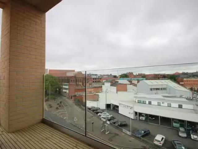 Charming 2 bedroom apartment for rent in Regency Place, Parade.