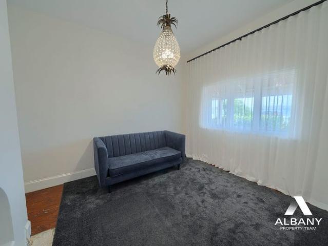 Unique 2 bedroom Character Unit in the Heart of Albany