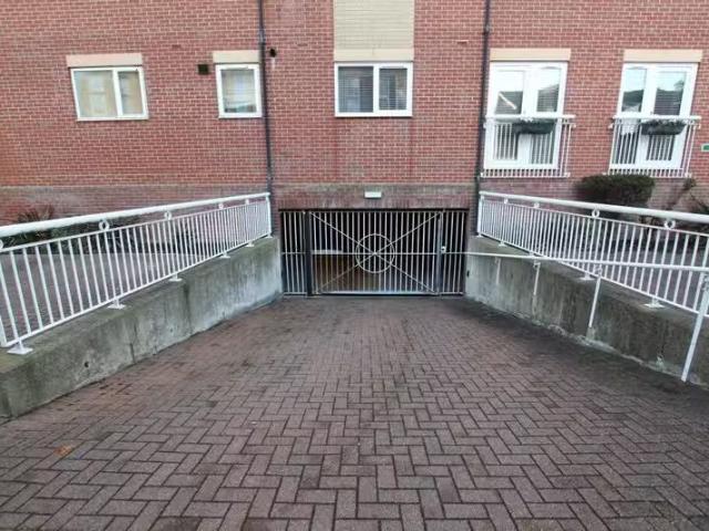 Just in! 2 bedroom flat for rent in Ashley Lodge, Vista Road.