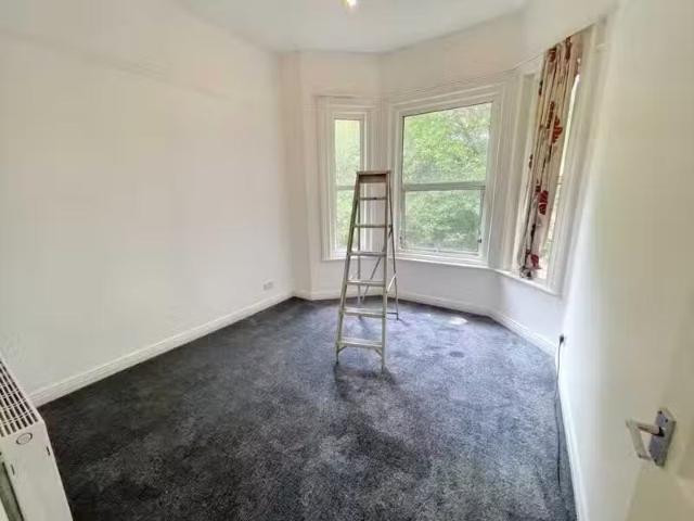 Deal! 2 bedroom flat for rent in Dean Park, Bournemouth, BH1