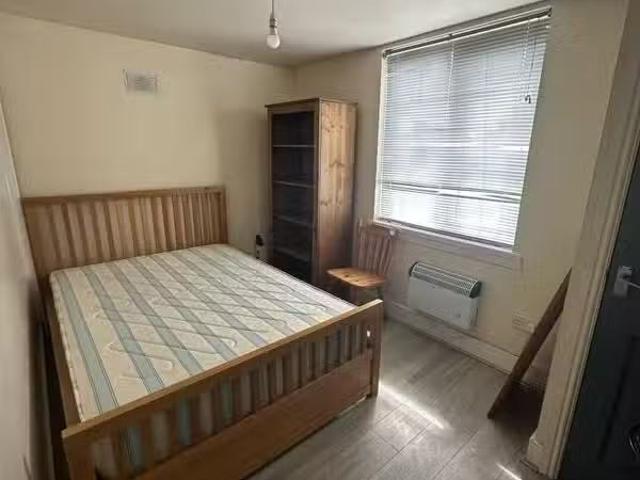 Just in! 2 bedroom flat for rent in Stratford Road, Birmingham.