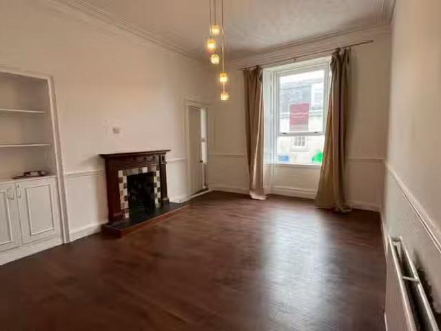 Unique 2 bedroom flat for rent in West High Street, Inverurie.