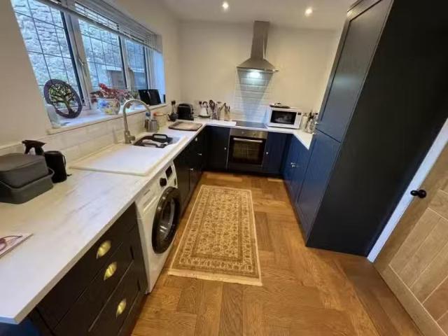 For Rent! 2 bedroom house for rent in Church Walk, Leigh on Me.