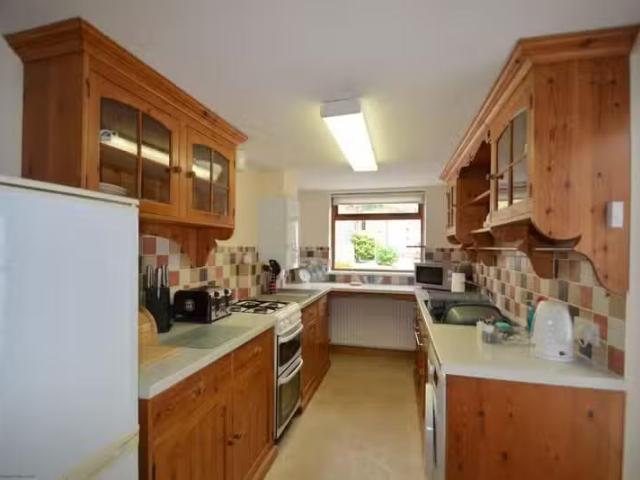 Cheap 2 bedroom house for rent in Croft Lane, BN25