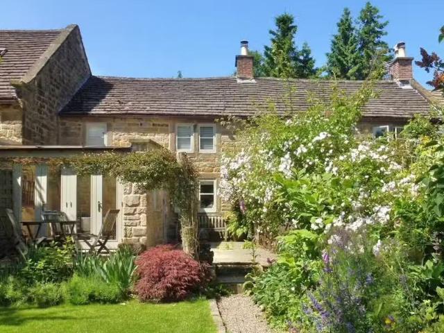 New 2 bedroom house for rent in Pond Cottages, Upper Lumsdale.