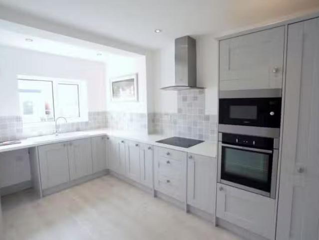 For Rent! 2 bedroom semi detached house for rent in Eden Place.