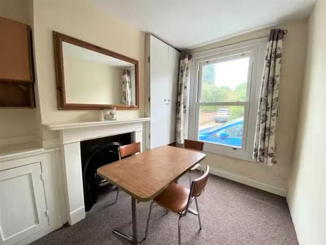 Cozy 2 bedroom terraced house for rent in New Town Street, Can.