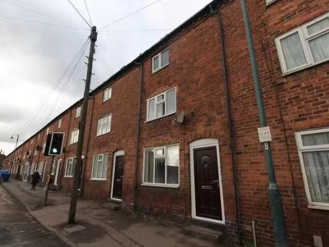 For Rent! 2 bedroom terraced house for rent in Coleshill Stree.