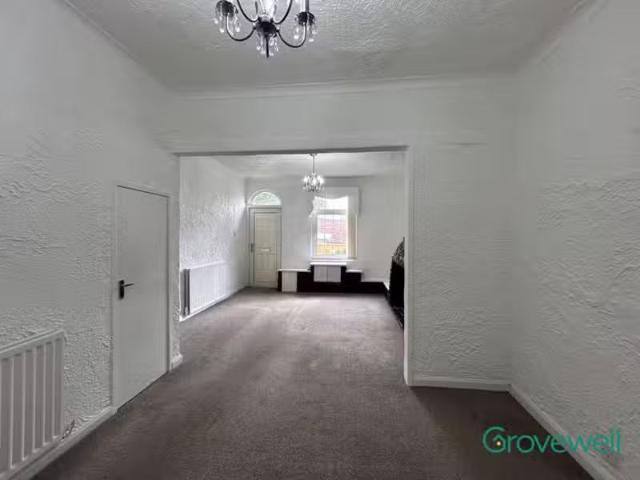 Deal! 2 bedroom terraced house for rent in Croft Lane, Bury, BL9