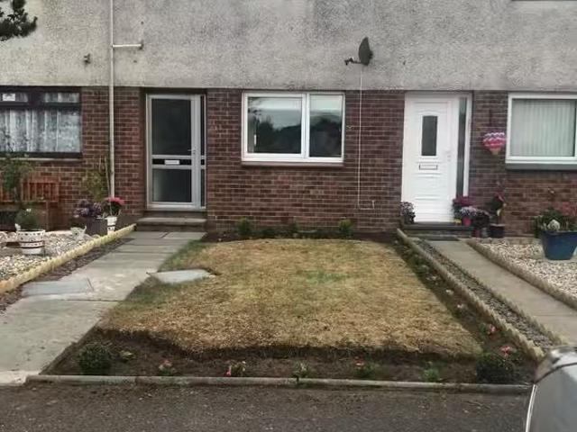 For Rent! 2 bedroom terraced house for rent in Forth Grove, Po.
