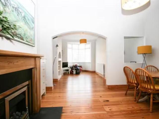 Cozy 2 bedroom terraced house for rent in Linden Road, Bearwoo.