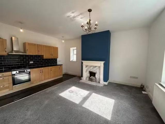 Rental! 2 bedroom terraced house for rent in York Street, Quee.