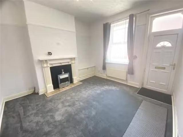 Deal! 2 bedroom terraced house for rent in 23 Bassenthwaite St.