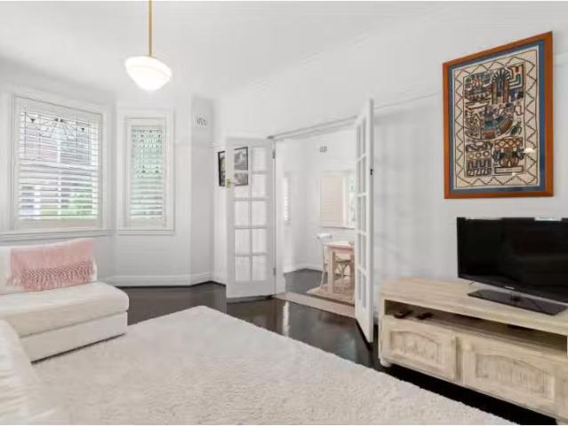 Deal! 2 BR 4/1 Latimer Road, Bellevue Hill Apartment for rent.