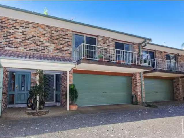 Rental! 2 BR 4/20 Redman Avenue, Thirroul Townhouse for rent.