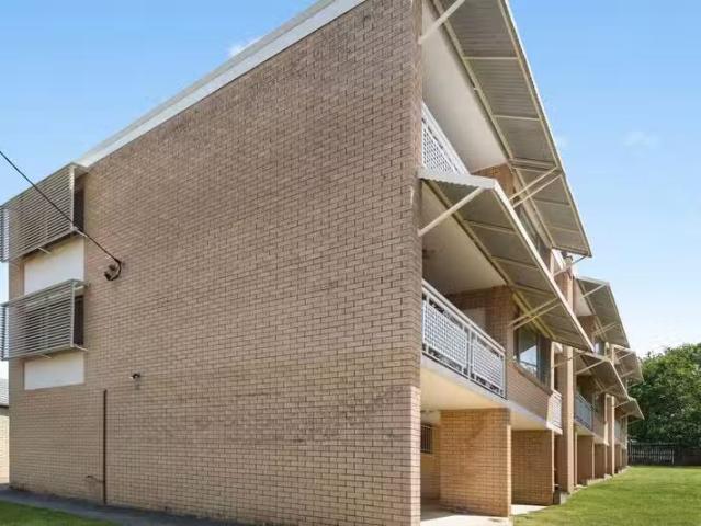 Cheap 2 BR 4/67 King Street, ANNERLEY, QLD 4103 House for Rent