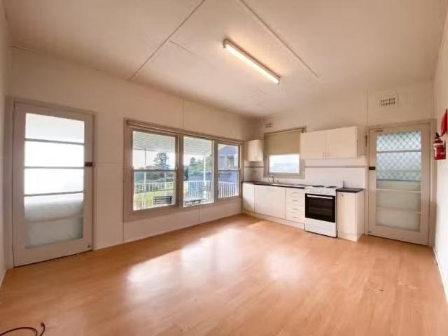 Charming 2 BR 4/94 Magnus Street, NELSON BAY House for rent L.
