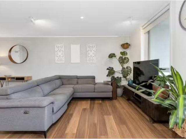 Just in! 2 BR 52/68 College Street, Belconnen Apartment for re.