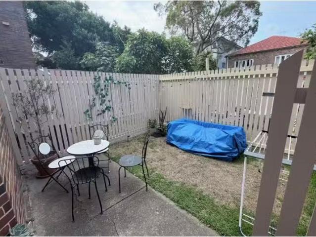 Charming 2 BR 5/50 Roscoe Street, Bondi Beach Apartment for re.