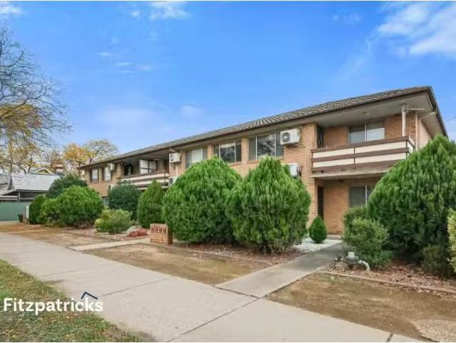 Cozy 2 BR 5/99 Forsyth Street, Wagga Wagga Apartment for rent.