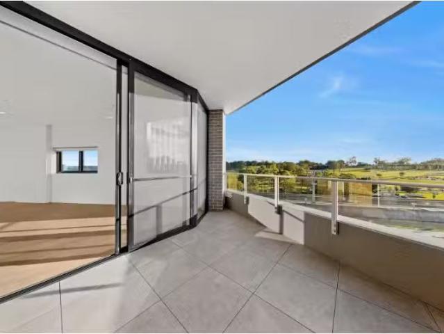 Unique 2 BR 603/32 Civic Way, Rouse Hill Apartment for rent L.