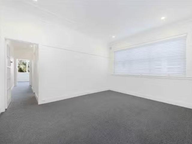 Deal! 2 BR 6/133 Hastings Parade, BONDI BEACH Apartment for re.