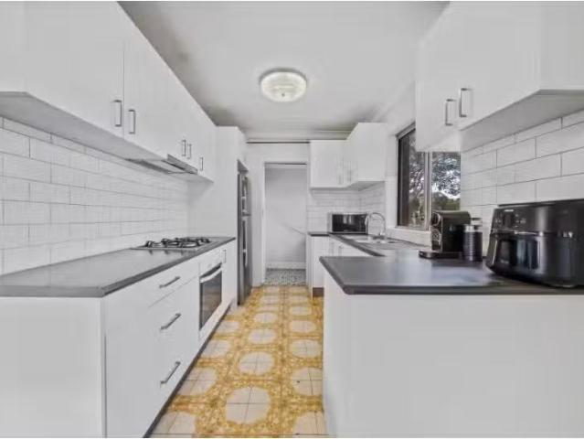 Cheap 2 BR 6/75 Prospect Street, Rosehill Apartment for rent.