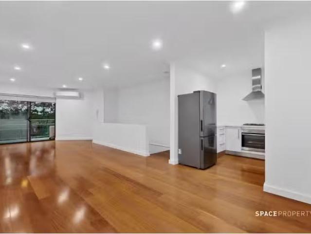 New 2 BR 6/819 Brunswick Street, New Farm Apartment for rent.