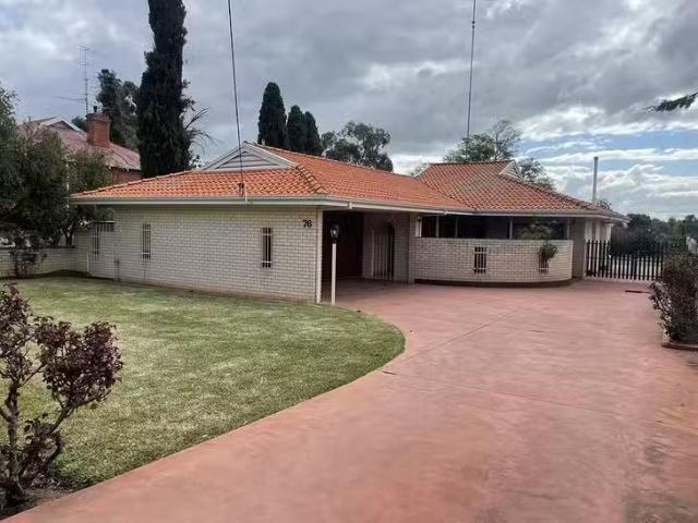 Cheap 2 BR 76 Chidlow Street East, Northam, WA 6401