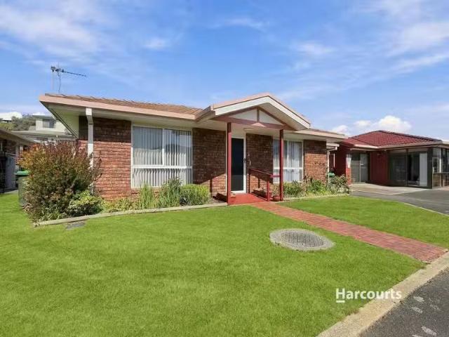 Unique 2 BR 7/8 Arnold Street, PENGUIN, TAS 7316 House for R.