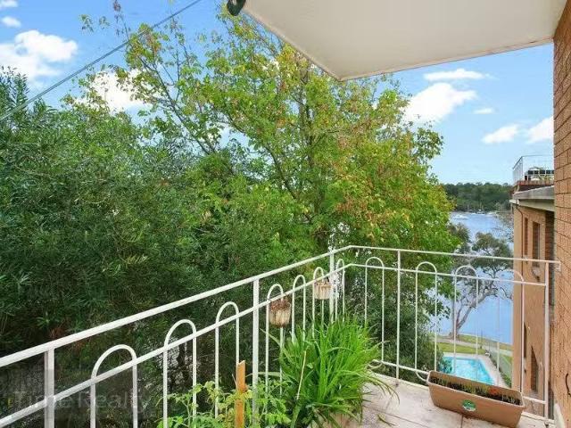 Just in! 2 BR 8/13 Bortfield Drive, Chiswick Apartment for ren.