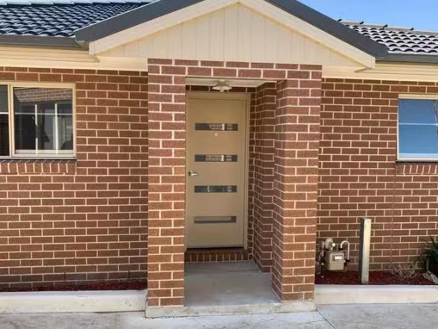 Cozy 2 BR 8/51 Vistula Avenue, Bell Park, VIC 3215 Unit for.