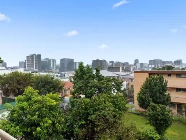 For Rent! 2 BR 8/90 Harcourt Street, NEW FARM, QLD 4005 Unit.