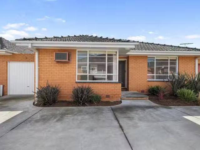 Rental! 2 BR 8/91 Railway Crescent, Williamstown, VIC 3016