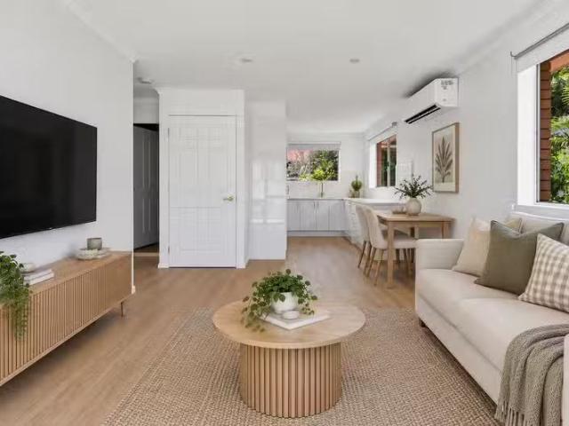 Nice 2 BR 8/9 Monaco Street, Surfers Paradise, QLD 4217 Unit.