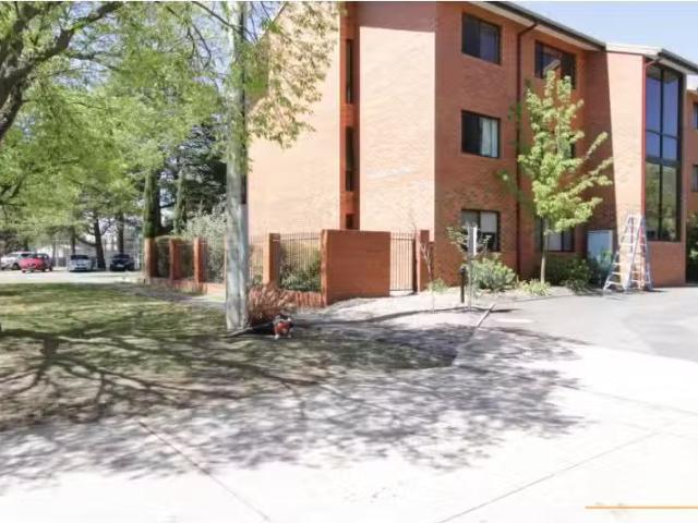 Unique 2 BR 9/22 Leichhardt Street, Griffith Apartment for ren.
