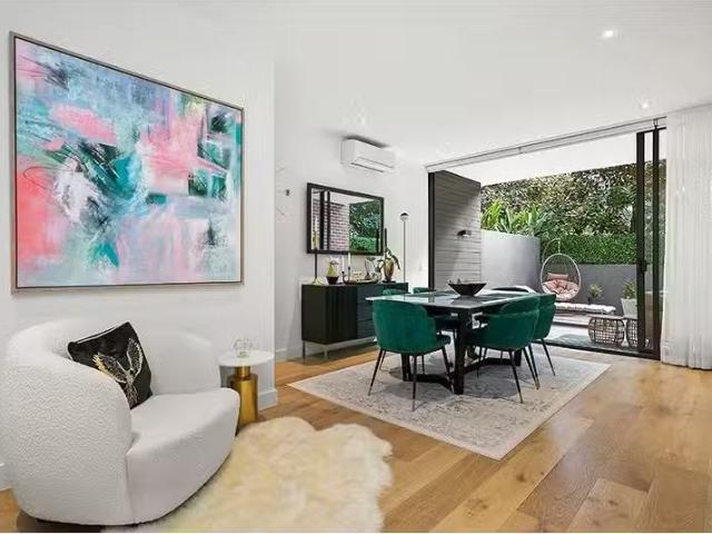 Nice 2 BR 9/2 Gull Street, Little Bay Apartment for rent List.