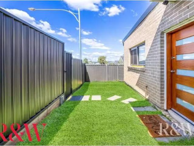 Cheap 2 BR 9A Floyd Street, SPRING FARM Property for rent Lis.