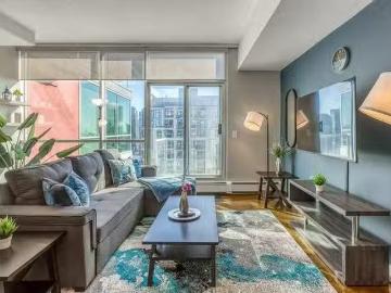 Beltline, Calgary, Alberta - Balcony, Equipped kitchen