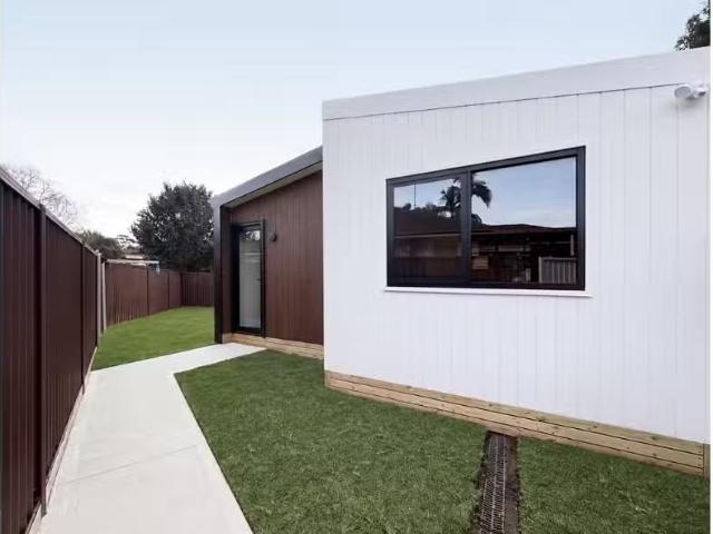 Rental! 2 BR 13A Landy Avenue, Penrith Apartment for rent Lis.