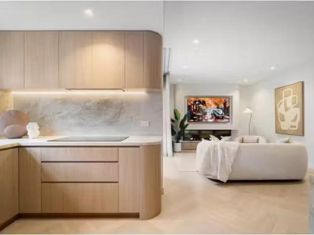 For Rent! 2 BR 10/111 Alfred Street, Sans Souci Apartment for.