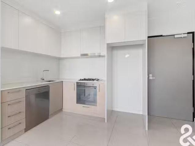 Cheap 2 BR 107/4 La Scala Avenue, Maribyrnong, VIC 3032