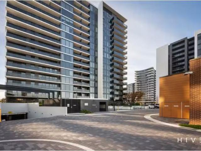 Just in! 2 BR 109/9 Irving Street, Phillip Apartment for rent.
