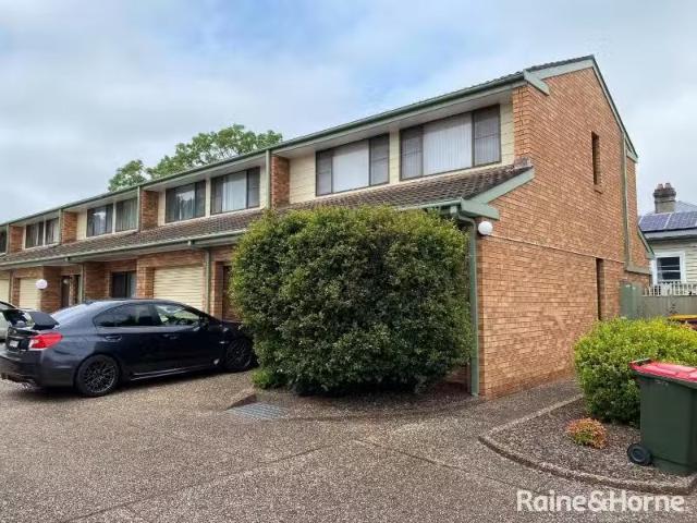 New 2 BR 1/103 Brunker Road, ADAMSTOWN Townhouse for rent Lis.