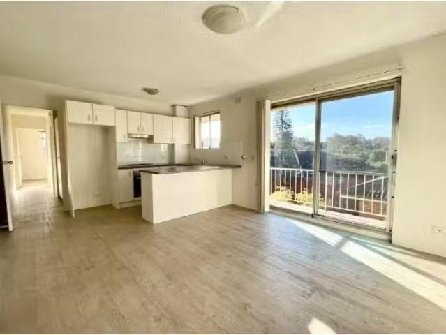 For Rent! 2 BR 11/12 14 Harvard Street, Gladesville Apartment.