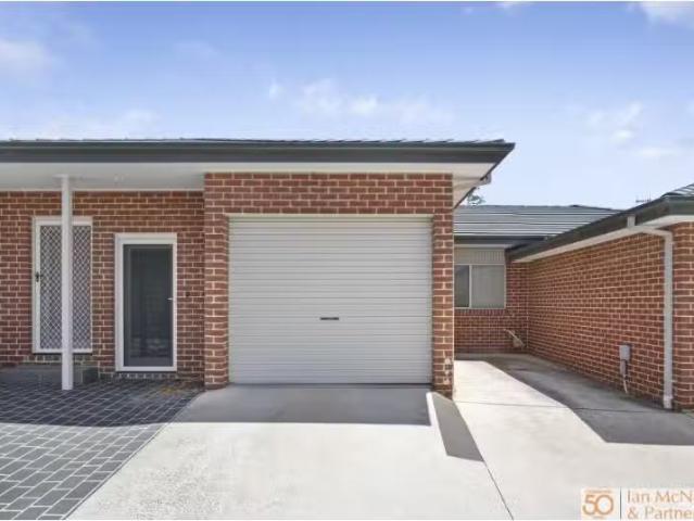 New 2 BR 11/3 Gerald Street, Queanbeyan Townhouse for rent Li.